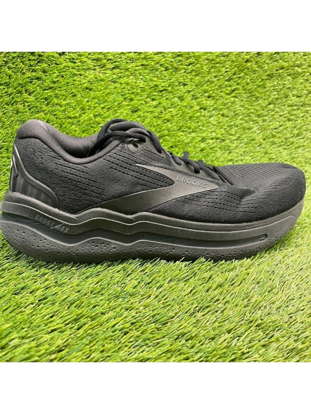 Brooks Ghost Max 2 Mens Size 12 Black Athletic Running Walking Shoes Sneakers
